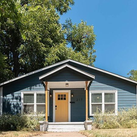 Escape To A Restored 1920S East Waco Bungalow Eksteriør billede