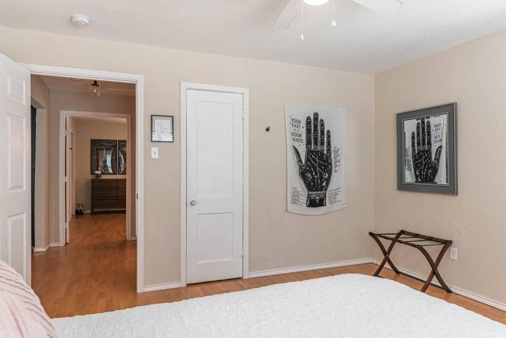 Escape To A Restored 1920S East Waco Bungalow Eksteriør billede